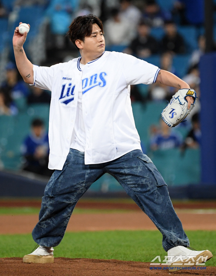  Woody's first pitch for fall baseball