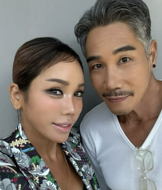 Secret of birth, Kim Song's twin brother confesses how he feels on the show. Jealous at the time of confession. 
