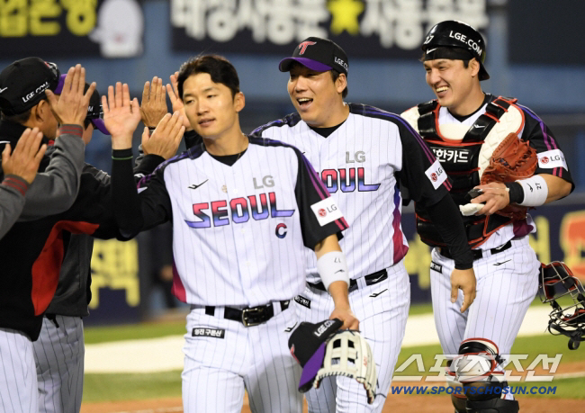 Why were the two 35-year-old LG veterans awkwardly selected for the young national team? The huge meaning hidden in it