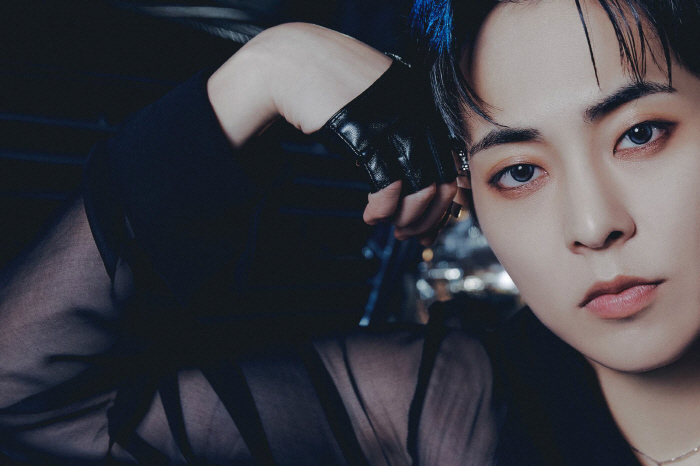 EXO’s Xiumin Unveils Concept Photo Ahead of ‘Overdrop’ Release on Oct. 20