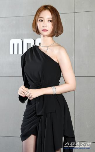 175cm 55kg Ko Jun-hee's secret to losing 3kg in 3 days. Chest massage 