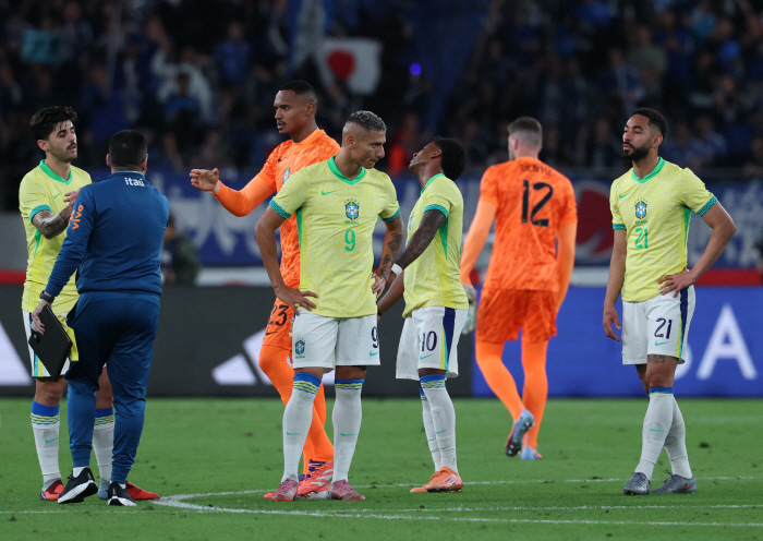 20→23 A come-from-behind loss is also the first time, and Brazil's Ancelotti announced that the team will learn from the group's mental breakdown → balance collapse, and mistakes after losing the match against Japan