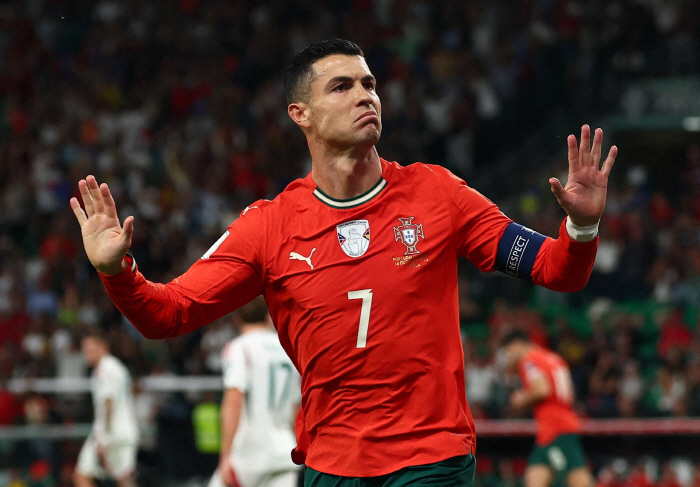 41 goals in 50 games...40-year-old Ronaldo records most goals scored in World Cup qualifiers