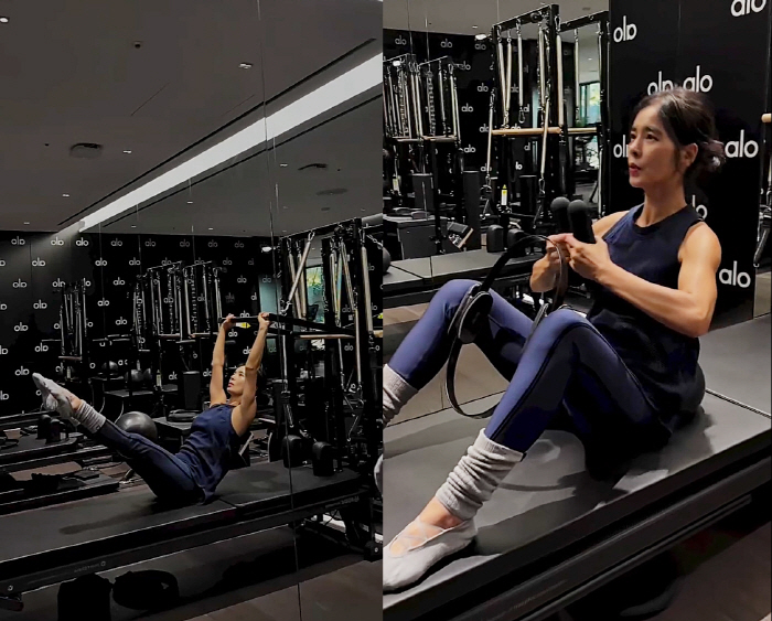 51-year-old Jeong Hye-young, certified as a muscular couple with abs ♥ Shawn revealed after putting up a crop top