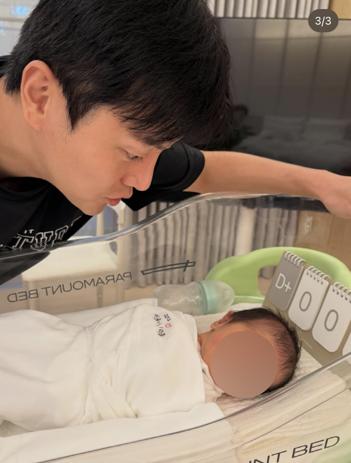 After Kwak Tube, 750,000 YouTubers Chae Ko-je became a father...Welcome to the world's sea 