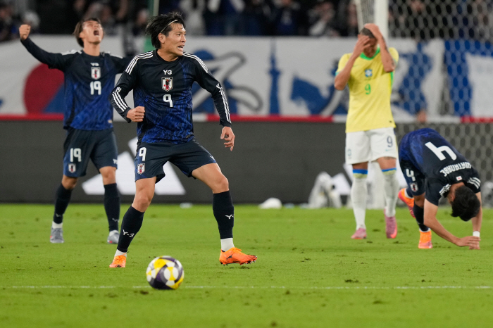 Brazil Collapses Brazil Japan, which was shocked by the crushing defeat in the match against Japan, and a team with higher completeness than Korea praise