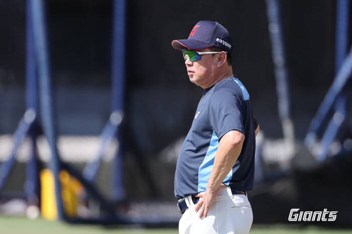 The coach said that the amount of training is not important, but the training continued until the afternoon...Lotte has changed with the roar of resignation 