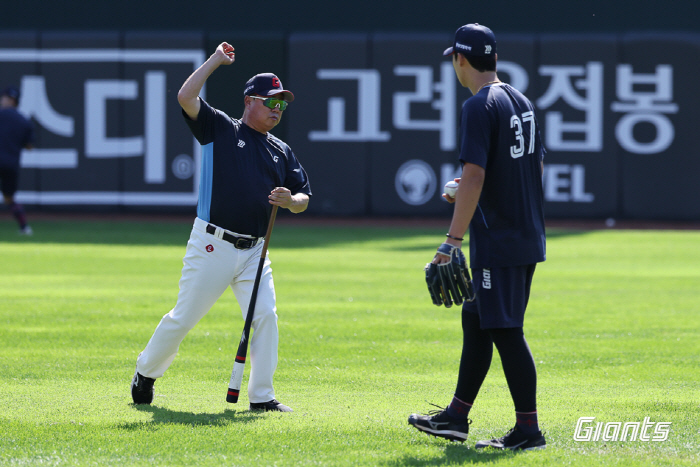 The coach said that the amount of training is not important, but the training continued until the afternoon...Lotte has changed with the roar of resignation 