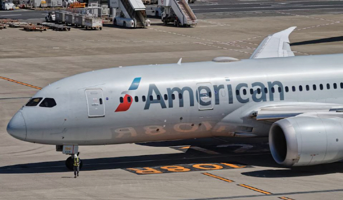 It smells like it's burning…  Flight emergency landing, treatment of seven passengers