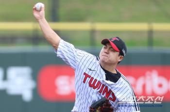Jang Hyun-sik, Ham Deok-ju, Park Myung-geun, and one inning without losing a point in the first Cheongbaek match. But the 153km fastball bam! There was another big hit
