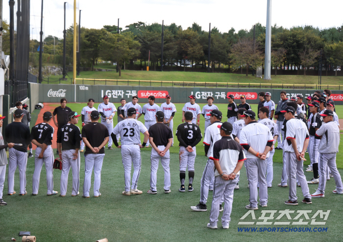 Jang Hyun-sik, Ham Deok-ju, Park Myung-geun, and one inning without losing a point in the first Cheongbaek match. But the 153km fastball bam! There was another big hit