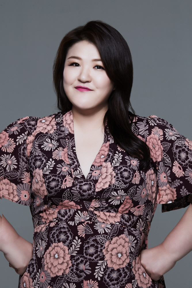  I joined hands with Lee Jung-eun, Lee Kuk-joo, who left...Annick Ends Exclusive Contract for ANTI