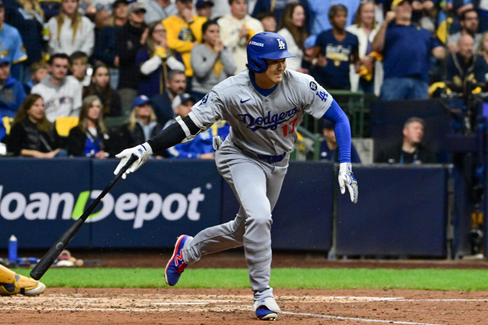 Ohtani's timely hit that showed signs of Yamamoto's 9 innings of 7K complete pitching! 88.9% of NLCS' 2nd consecutive win in away game LAD 51 Milwaukee