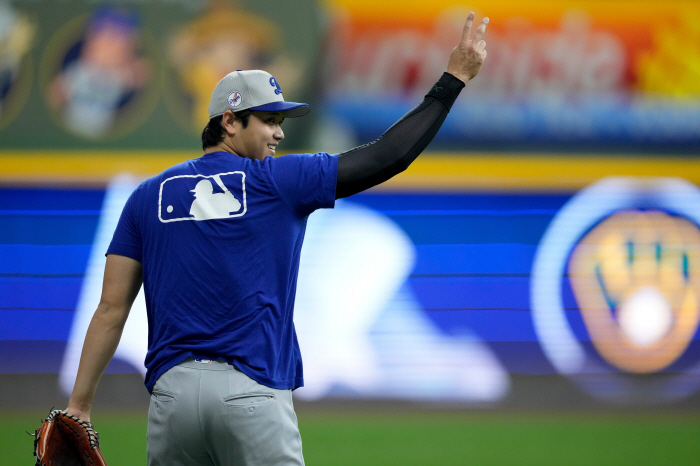 Pitcher Ohtani is using it! Starting Game 4 of the NLCS → Waiting for the bullpen in Game 7 Will you see another WBC victory save?