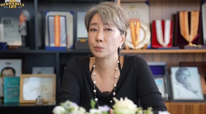 Song Ok-sook owes it to a country that criticizes the younger generation of unmarried and dink..You need to have a lot of kids