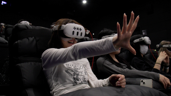 TXT’s VR Concert ‘Heart Attack’ Sweeps Korean Theaters with 99% Sellout Rate