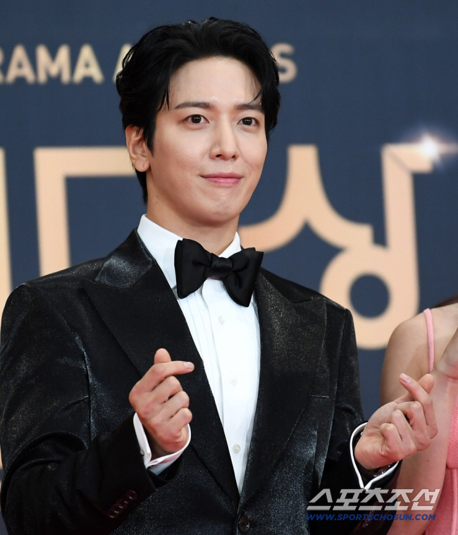 Jung Yong-hwa Denies Marriage Rumors with a Humorous Response