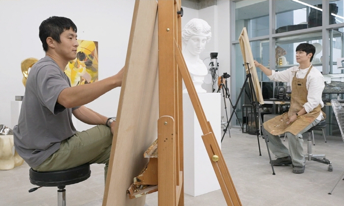 Gian84, I'm in a slump..I don't enjoy the painting anymore, so I confess to Kim Choong-jae