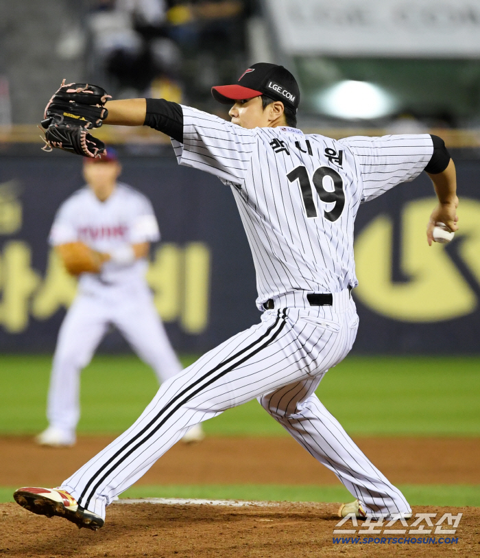 It's 153 kilometers. He is a first-team ERA 13.50, and KS dark horse is a rookie in 6R who has emerged rapidly. RPM is higher than 158km 1R. What happened in two weeks
