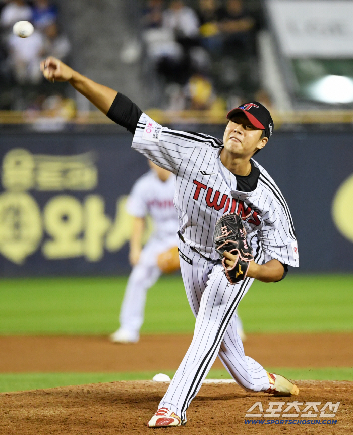 It's 153 kilometers. He is a first-team ERA 13.50, and KS dark horse is a rookie in 6R who has emerged rapidly. RPM is higher than 158km 1R. What happened in two weeks