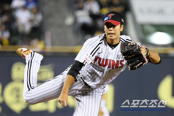It's 153 kilometers. He is a first-team ERA 13.50, and KS dark horse is a rookie in 6R who has emerged rapidly. RPM is higher than 158km 1R. What happened in two weeks
