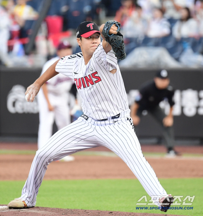 It's 153 kilometers. He is a first-team ERA 13.50, and KS dark horse is a rookie in 6R who has emerged rapidly. RPM is higher than 158km 1R. What happened in two weeks