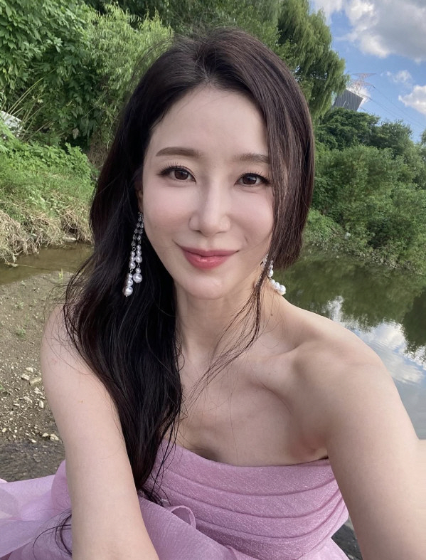 Kim Ha-young Cries and Laughs at the news of her honeymoon after breaking up with Surprise 