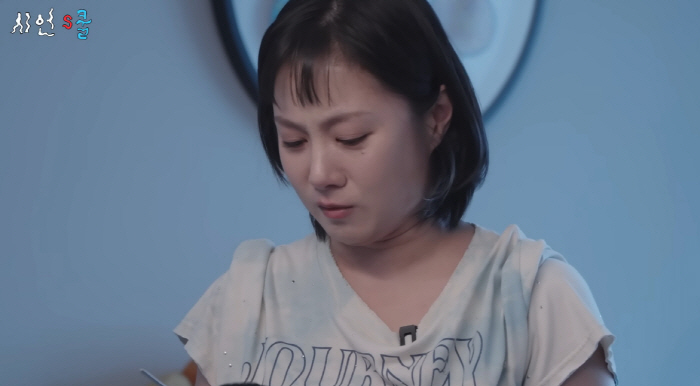 Lee Si-eon and Gian84 Park Na-rae, who were worried..The IV marks on my arm. It's hard mentally