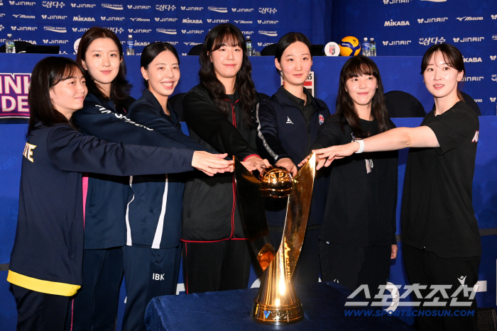  Kim Da-in, Lee Da-hyun, Yuk Seo-young, Jung Ho-young, Kim Se-bin, Yoo Se-yeon, Go Ye-rim, the trophy is ours