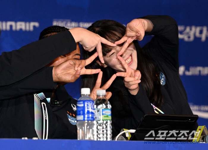  Raina, Yoo Seoyeon, the star we made together