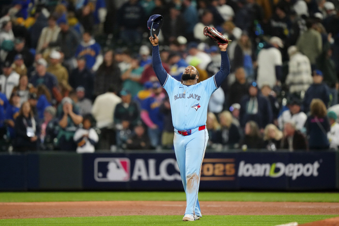 Toronto is angry. Seattle's mound bombing with five home runs, successful counterattack after losing two ALCSs