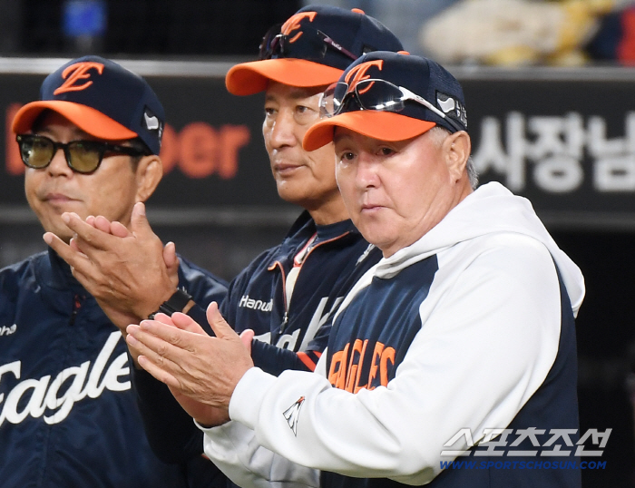 What is the difference between Kim Kyung-moon's short-term game and beginner Park Jin-man's Sung-yong in 79 games of autumn baseball