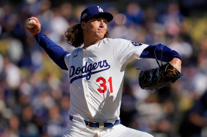 1 win left! Glassnow 1 run in 5 ⅔ innings  Otani triple  Sasaki Save LAD 31 Milwaukee