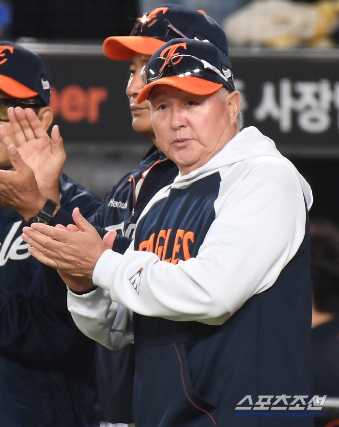 Coach Kim Kyung-moon's goal is not to pass the POHanwha should seek a landslide victory in the shutdown