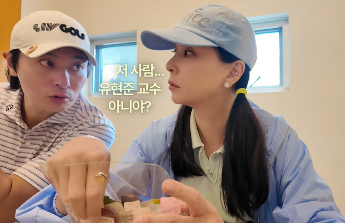 Jang Dong-gun, 53, ♥ Ko So-young's first YouTube appearance! He's so cool even with his wife's finger flick