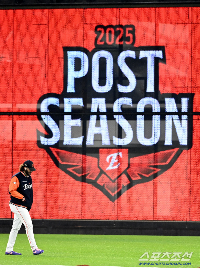 Ponce on the ground warms up while maintaining his composure
