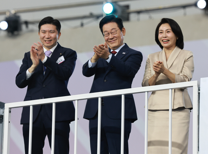 President Lee Jae-myung's first visit to the Busan National Sports Festival asks the people to convey historical meaning and true value of sports to the people beyond simple games