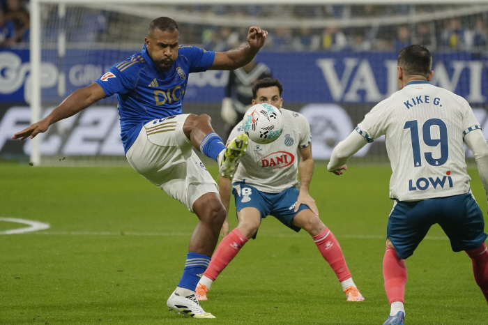 The 15-second boycott protest of La Liga led to the collective action of the players' association...Player coach resistance spreads to U.S. hosting unprecedented league game