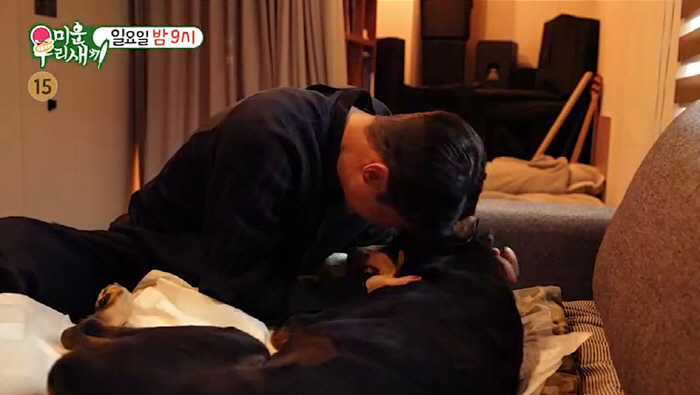 Are you sleeping? Wake up, Bae Jung-nam, the only family member, and tearful goodbye