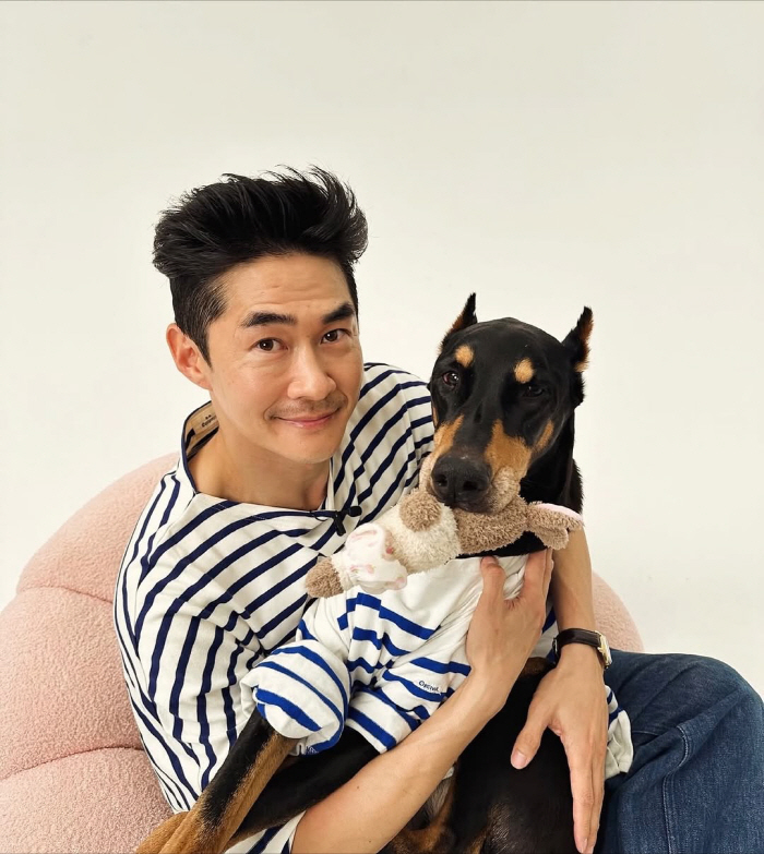 Are you sleeping? Wake up, Bae Jung-nam, the only family member, and tearful goodbye