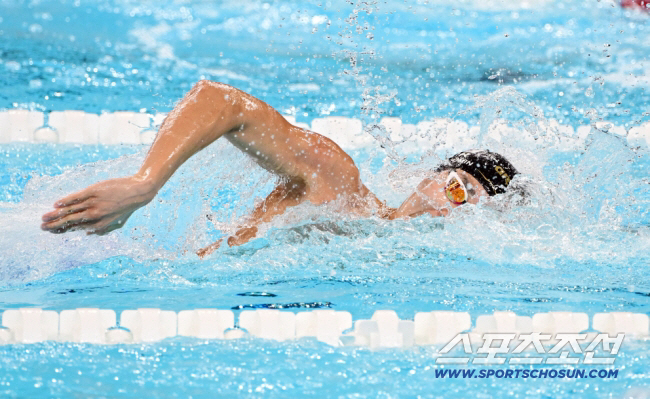 As expected of King Umin!The overwhelming race is Kim Woo-min.Busan National Sports Festival's first 1500m freestyle!Four consecutive victories