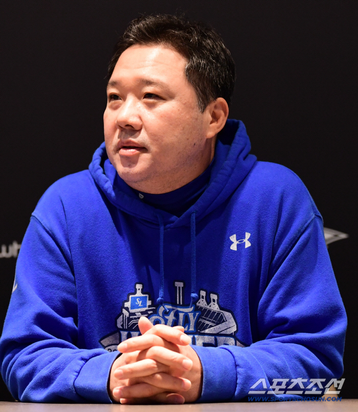 Coach Park Jin-man, who made the decision to select the second game, is definitely Choi Won-tae and Won Tae-in should rest more. 