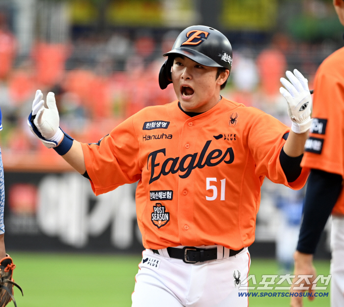 Hanwha's postseason match win, Moon Hyun-bin was 4 years old! → Moon Hyun-bin, the son of Daejeon, made history after 18 years
