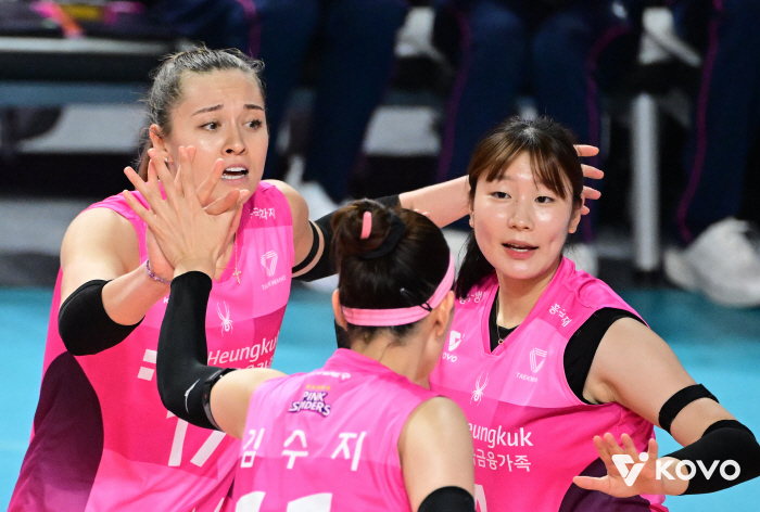 Kim Yeonkyung's absence? Director Yoshihara's sincere Rebecca storm training for the victory of her debut game. We need to grow more. 
