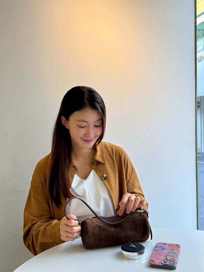 Lee Si-young is pregnant after her divorce, and the eight-month-old prospective daughter's mother's convex D-line should be ready soon