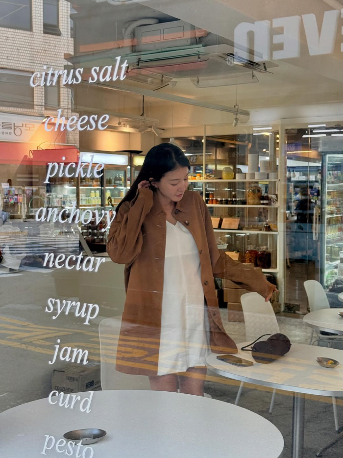 Lee Si-young is pregnant after her divorce, and the eight-month-old prospective daughter's mother's convex D-line should be ready soon