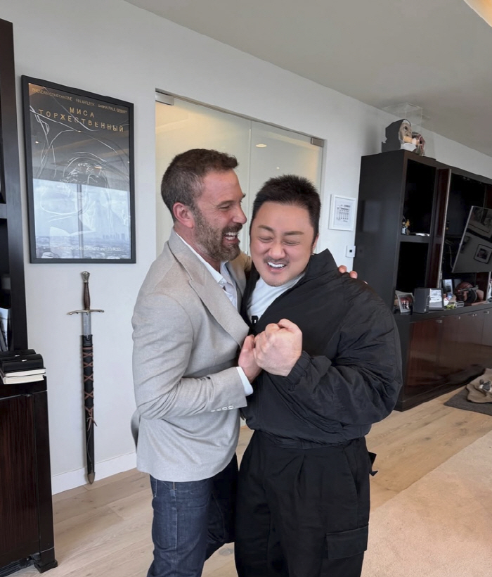 Ma Dong-seok Shares Friendly Photo with Hollywood Star Ben Affleck