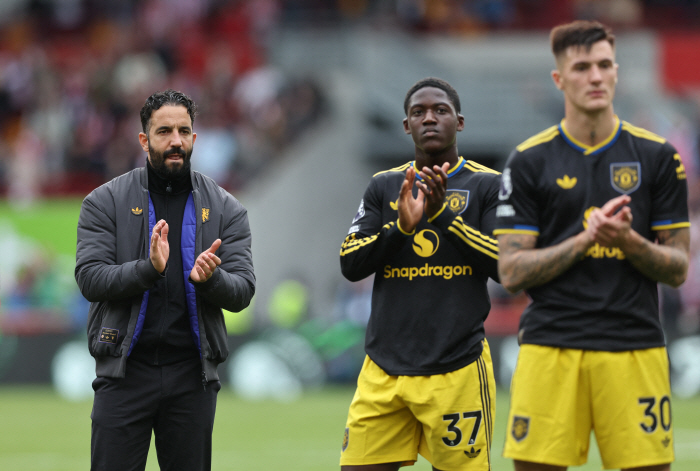 Manchester United's way to live is to be sold? UK media sees rosy outlook after sale...Rumors of Oil Money Acquisition Resolve Over Social Media Comments by Leading Middle Eastern Persons