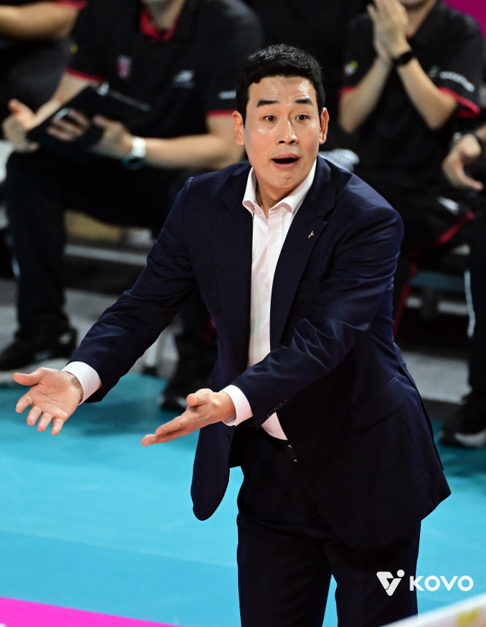 The pain of the championship match → Losing the opening game without Kim Yeon-kyung...I don't feel like I'm the head coach who breathed a deep sigh 
