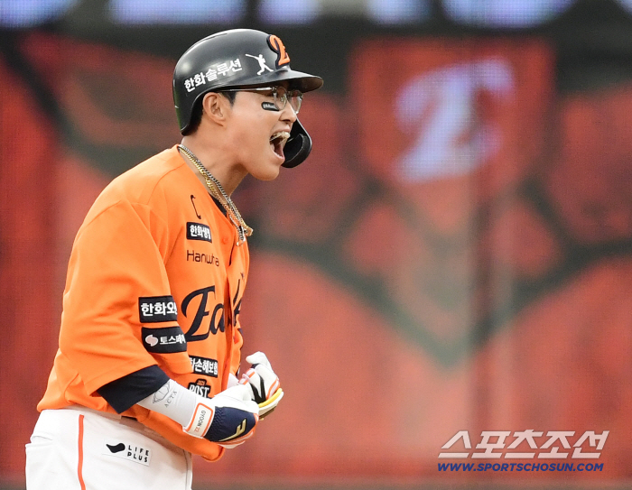  Chae Eun-sung's two-run timely hit to turn the game around in the bottom of the sixth inning